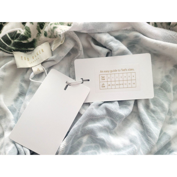 Elegant Green and White Patterned Dress - Picture 7 of 12